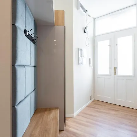 Exclusive Dohany With Balcony Next To The New York Cafe Apartment Budapest