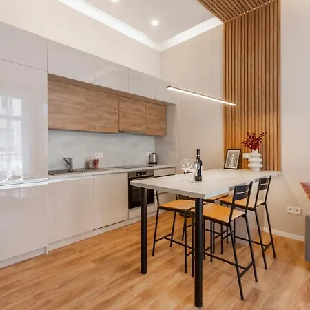 Apartment Exclusive Dohany With Balcony Next To The New York Cafe *