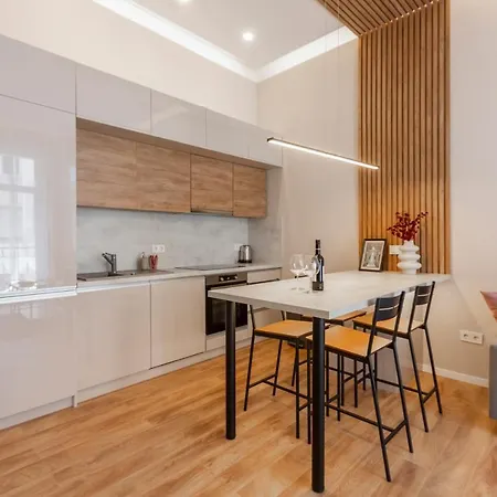 Appartement Exclusive Dohany With Balcony Next To The New York Café *