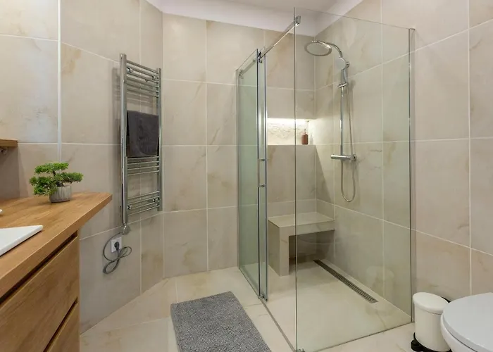 Exclusive Dohany With Balcony Next To The New York Cafe Apartament *