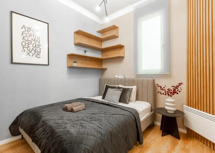 Exclusive Dohany With Balcony Next To The New York Cafe Apartament *
